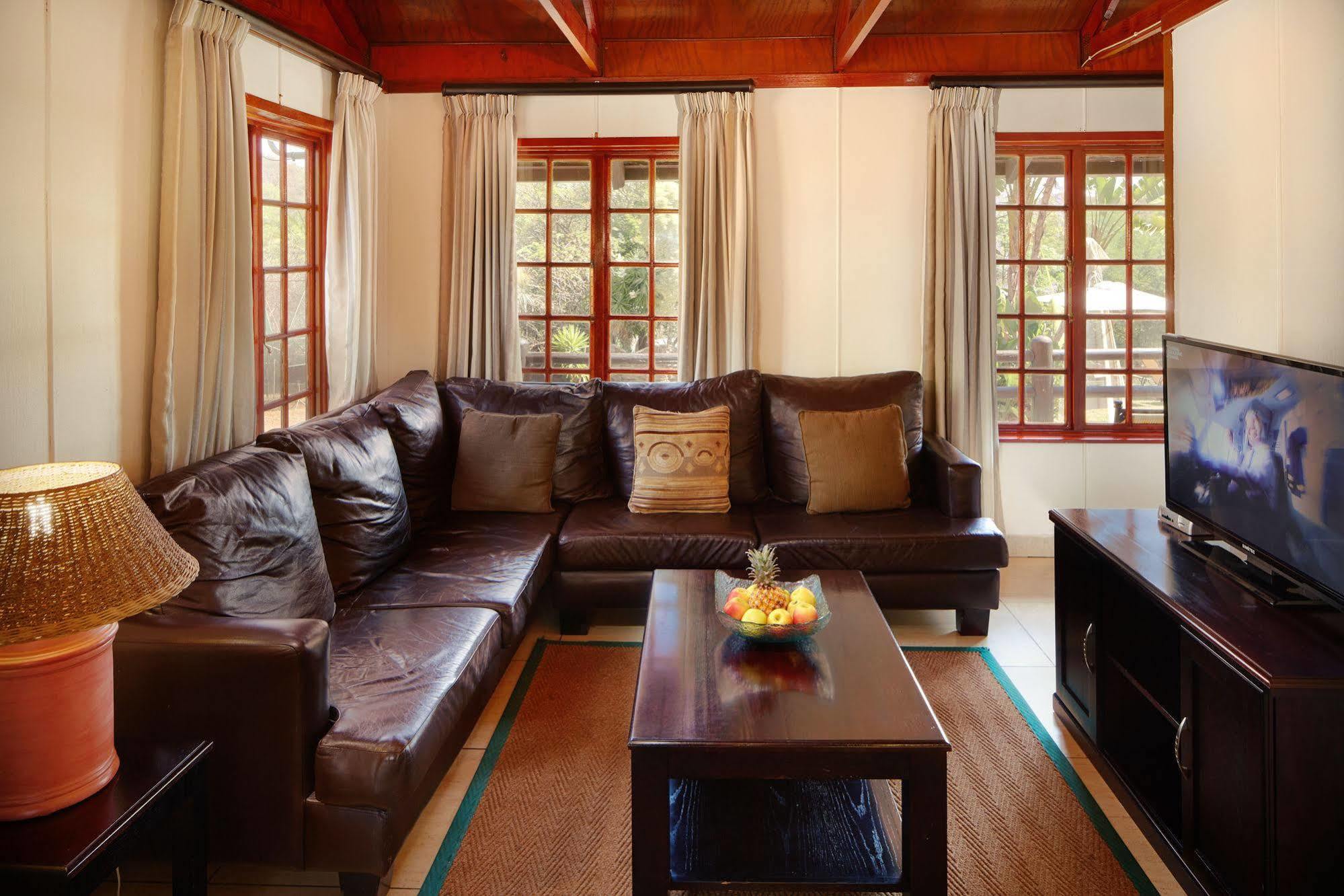 First Group Gethlane Lodge Burgersfort Ngoại thất bức ảnh
